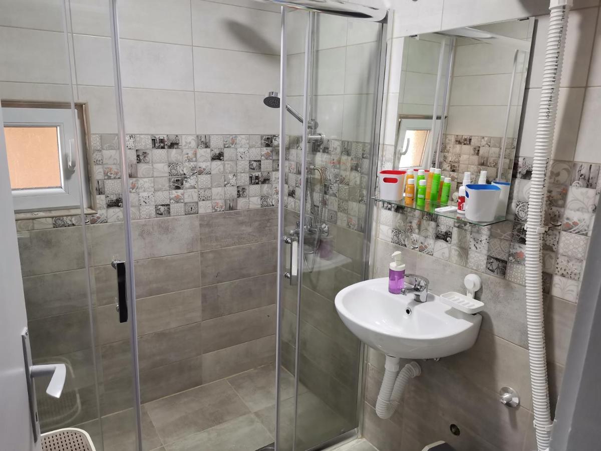 דונג'י מלינובאץ' Apartman Terassa מראה חיצוני תמונה